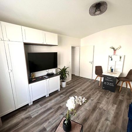 40 Qm Appartment Parkplatz, Balkon,Netflix, Prime Chemnitz Exterior foto
