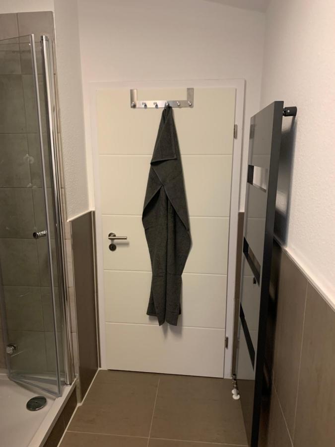 40 Qm Appartment Parkplatz, Balkon,Netflix, Prime Chemnitz Exterior foto